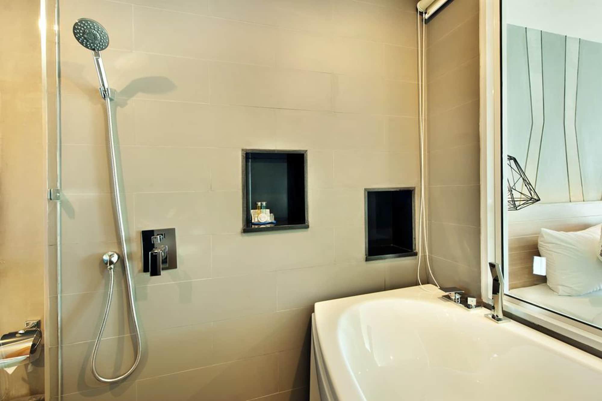 Hotel Ratana By Shanaya 4*