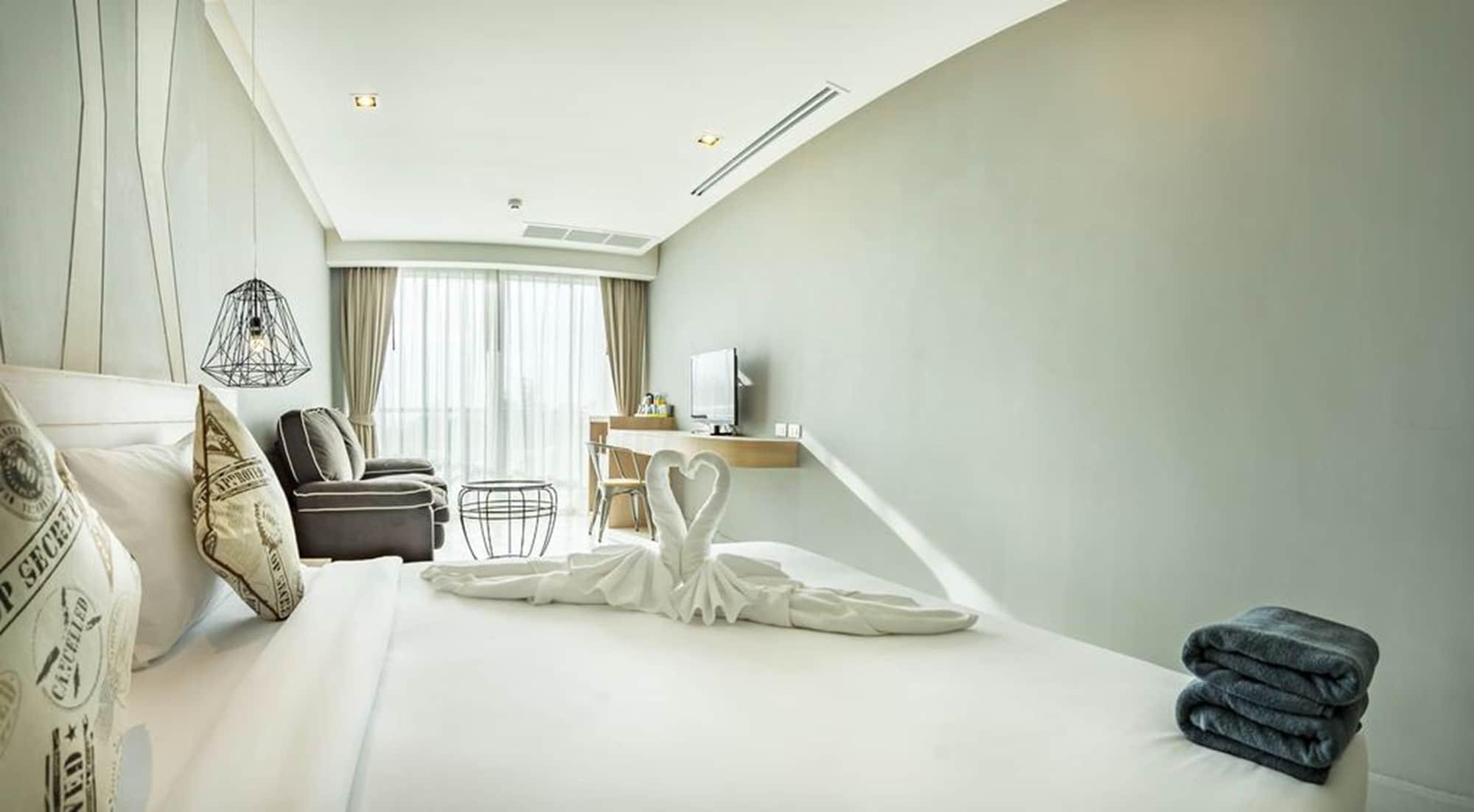 Ratana By Shanaya Hotel 4*